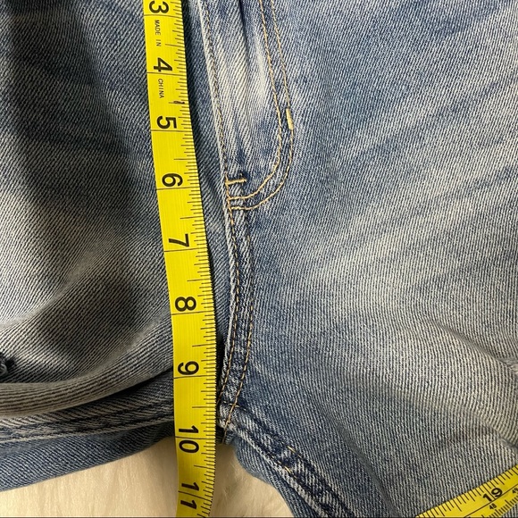 High Waisted Hollister Distressed Skinny Jeans - Picture 15 of 16